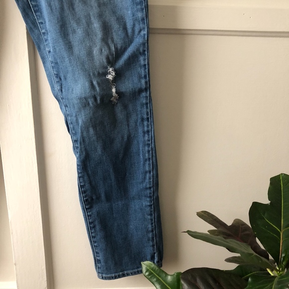 BOGO50% Paige Boyfriend Jeans in Donovan RARE - Picture 3 of 7